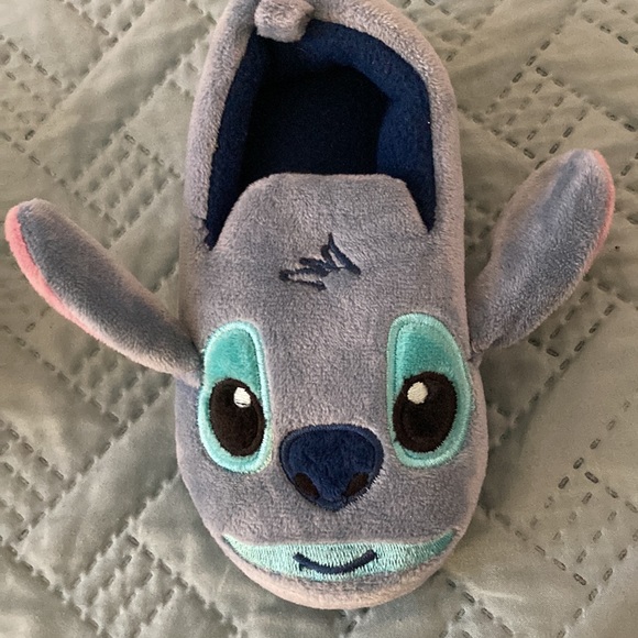Disney’s Stitch slippers - Picture 3 of 6